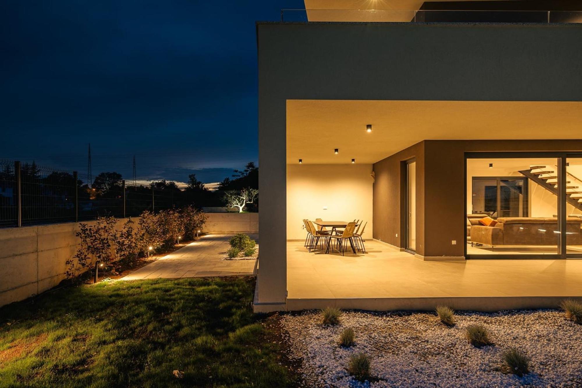 Villa De La Vie With Heated Swimming Pool Raša Εξωτερικό φωτογραφία