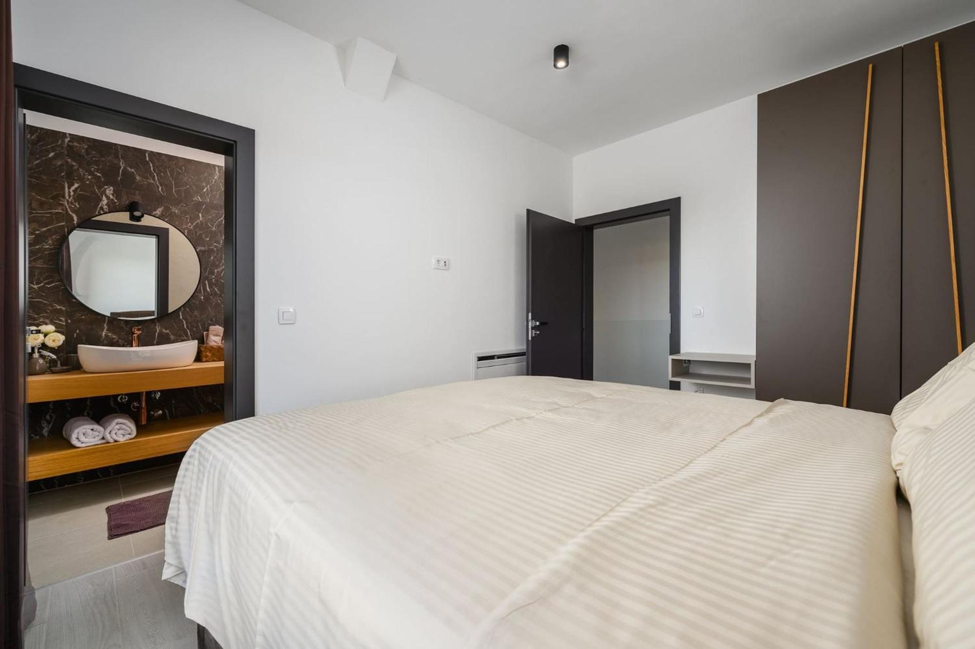 Villa De La Vie With Heated Swimming Pool Raša Εξωτερικό φωτογραφία