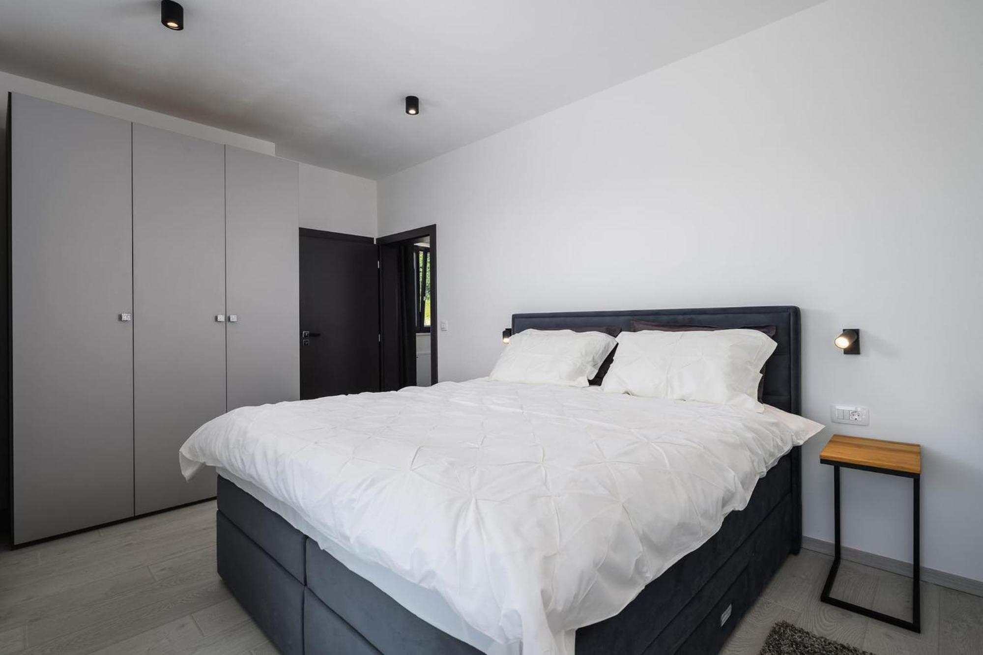 Villa De La Vie With Heated Swimming Pool Raša Εξωτερικό φωτογραφία