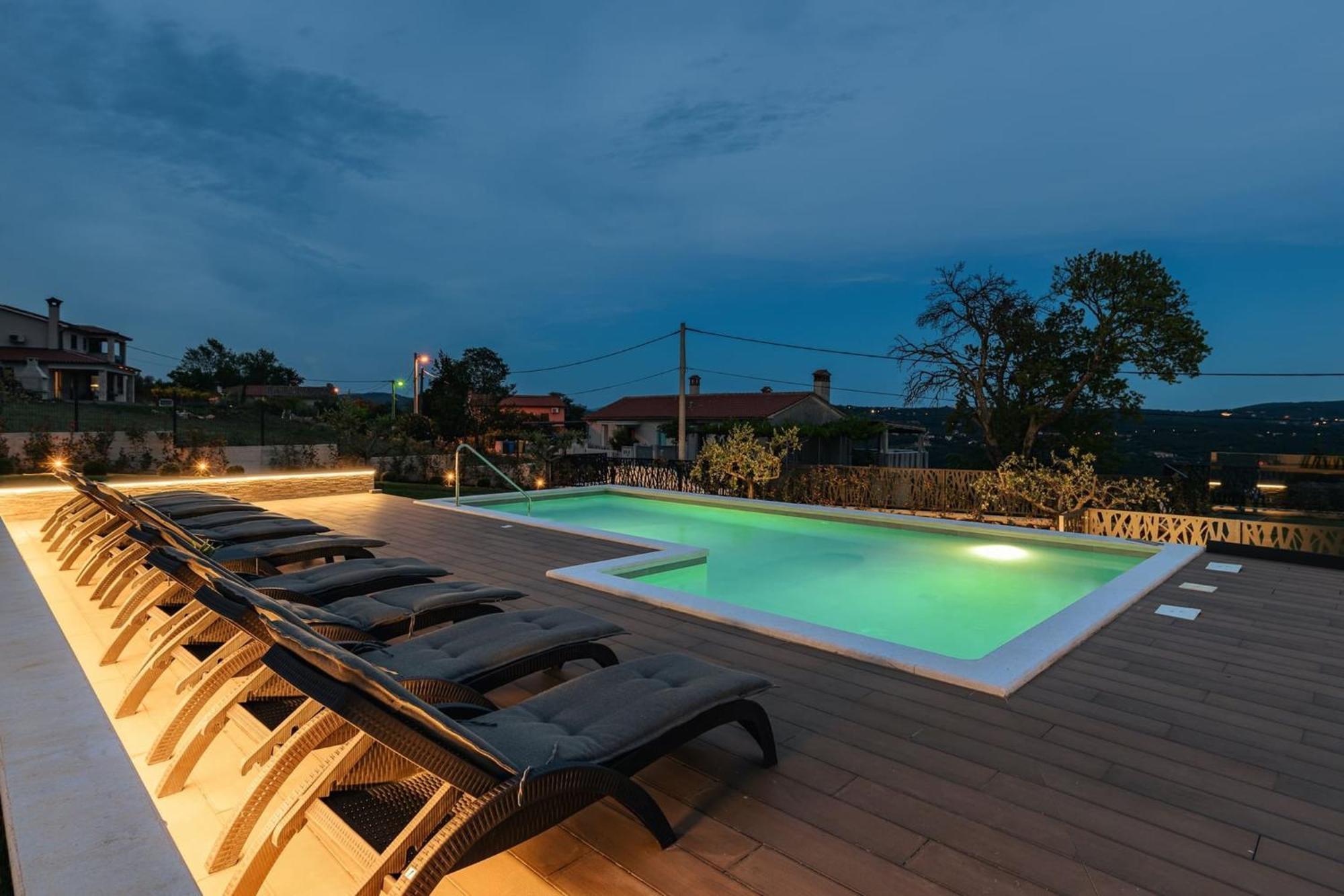 Villa De La Vie With Heated Swimming Pool Raša Εξωτερικό φωτογραφία