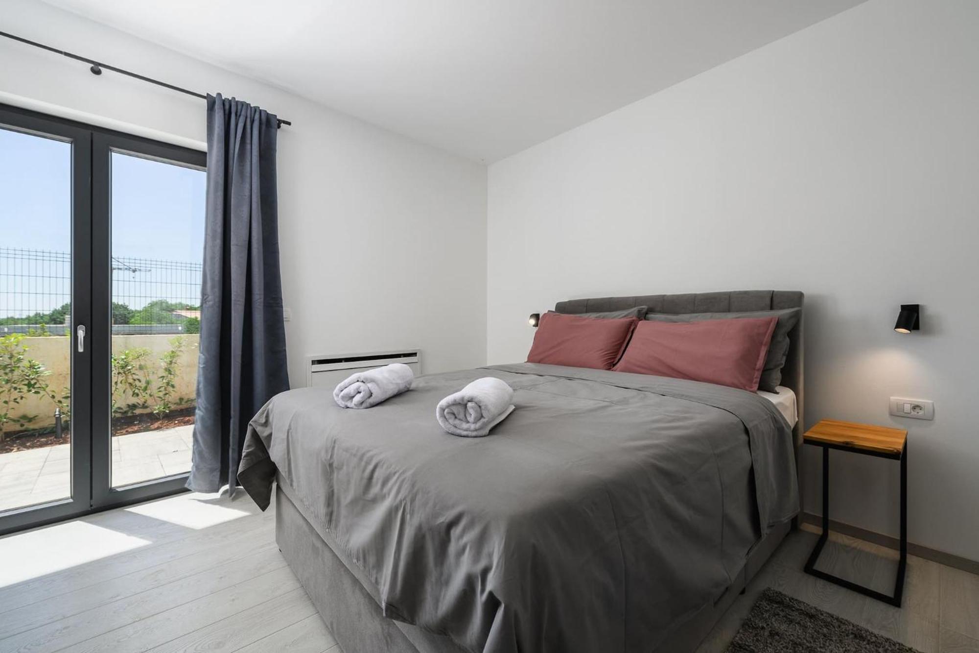 Villa De La Vie With Heated Swimming Pool Raša Εξωτερικό φωτογραφία